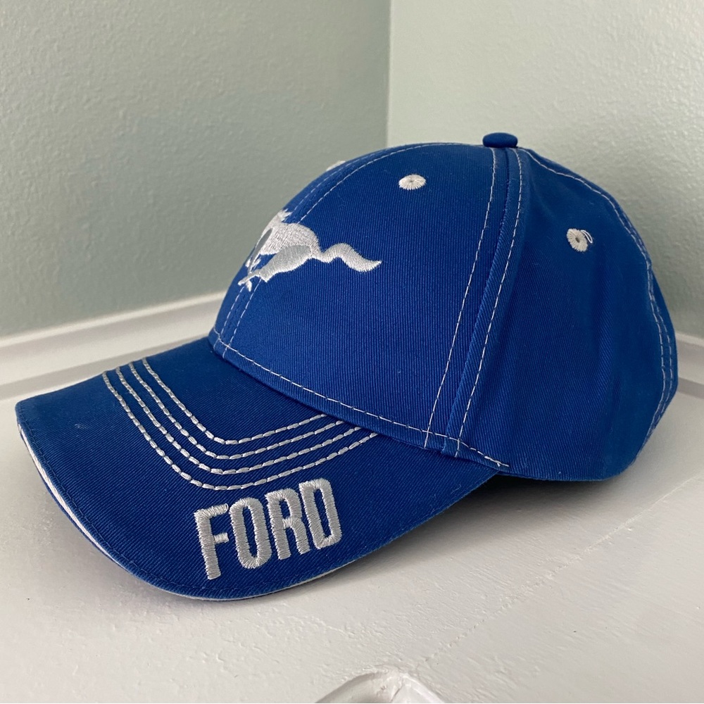 Ford Mustang hat with adjustable back